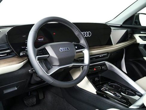 New 2025 Audi Q5 Prestige image 4
