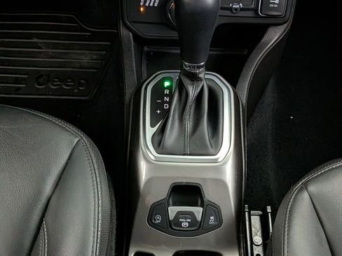 Used 2020 Jeep Renegade Limited w/ Advanced Technology Group image 28