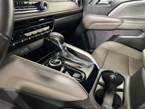 Used 2024 Chevrolet Colorado ZR2 w/ ZR2 Bison Edition image 17