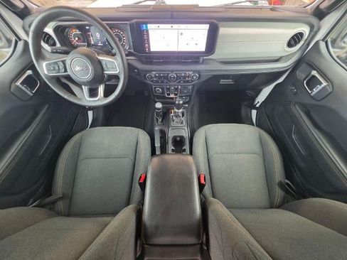 Used 2024 Jeep Wrangler Unlimited Sahara AWD/4WD image 25