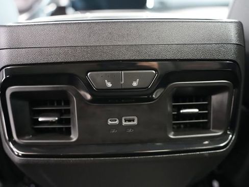 Used 2024 GMC Sierra 3500 AT4 w/ AT4 Premium Plus Package image 17