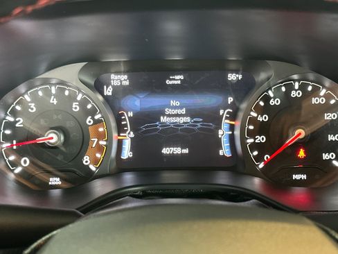 Used 2025 Jeep Compass Trailhawk w/ Trailer Tow Group AWD/4WD image 24