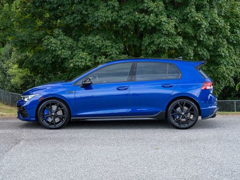 Used 2024 Volkswagen Golf R 2.0T image 3