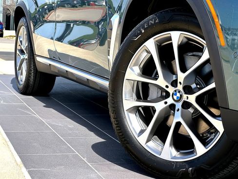 New 2026 BMW X5 sDrive40i w/ Climate Comfort Package image 2