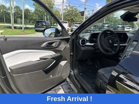 Used 2024 Chevrolet Trax LT FWD image 22