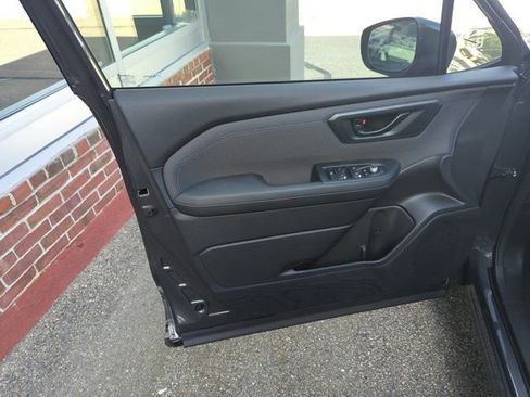 Used 2025 Subaru Forester Premium image 14