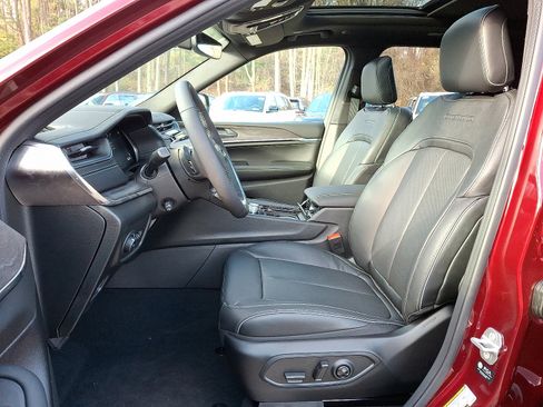 New 2025 Jeep Grand Cherokee Overland w/ Trailer Tow Package image 9