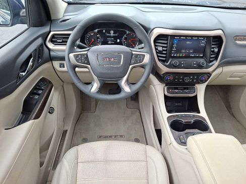 Used 2023 GMC Acadia Denali w/ Denali Technology Package image 12