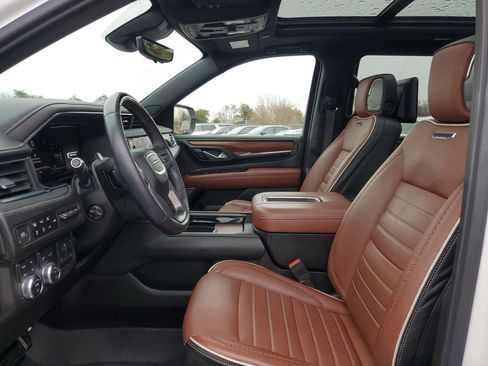 Certified 2023 GMC Yukon Denali Ultimate w/ LPO, Floor Liner Package image 12