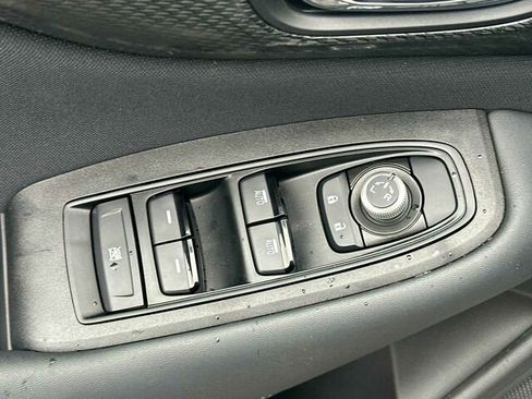 Used 2025 Subaru Outback Premium image 13