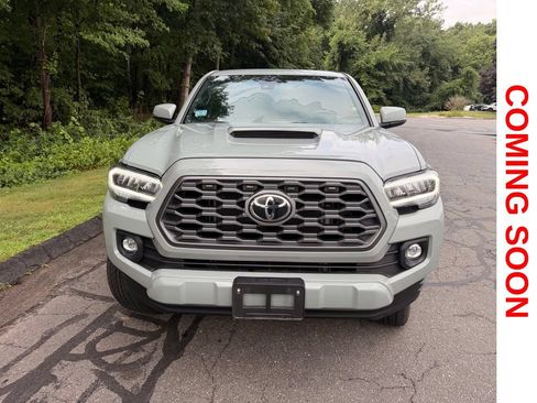 Used 2023 Toyota Tacoma TRD Sport w/ TRD Premium Sport Package AWD/4WD image 3