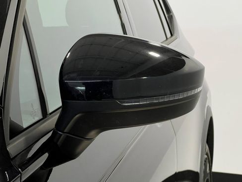 Used 2023 Volkswagen Tiguan SE R-Line image 37