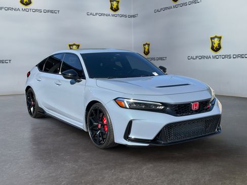 Used 2024 Honda Civic Type R image 3