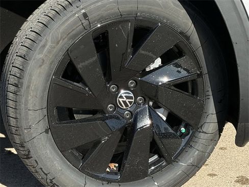 New 2026 Volkswagen Atlas SE image 6