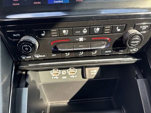 Used 2025 Jeep Grand Cherokee L Overland AWD/4WD image 14