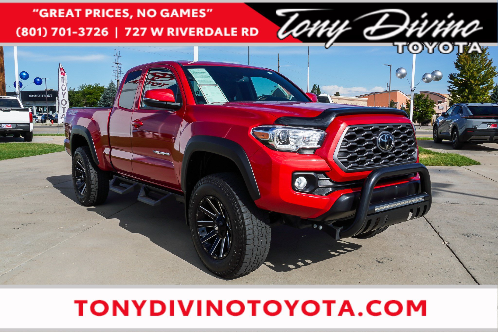 Certified 2022 Toyota Tacoma TRD Off-Road AWD/4WD image 1