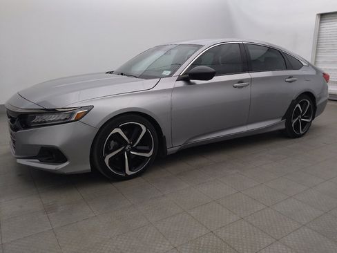 Used 2022 Honda Accord Sport image 2