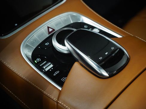 Used 2020 Mercedes-Benz S 560 Cabriolet image 32