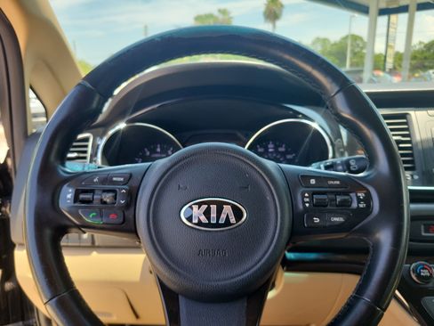 Used 2016 Kia Sedona EX FWD image 17
