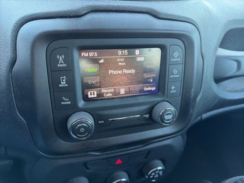 Used 2018 Jeep Renegade Sport w/ Power & Air Group image 9