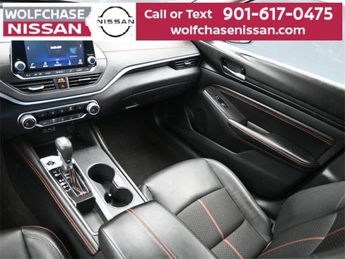 Used 2021 Nissan Altima 2.5 SR w/ SR Premium Package image 13