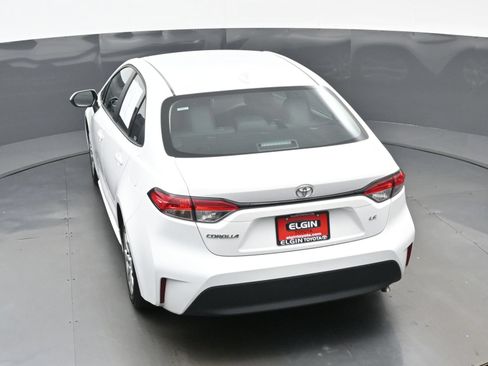 Used 2025 Toyota Corolla LE FWD image 37