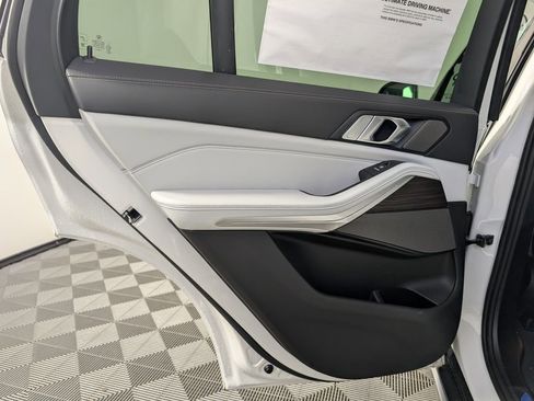 New 2026 BMW X5 xDrive40i w/ Premium Package AWD/4WD image 17