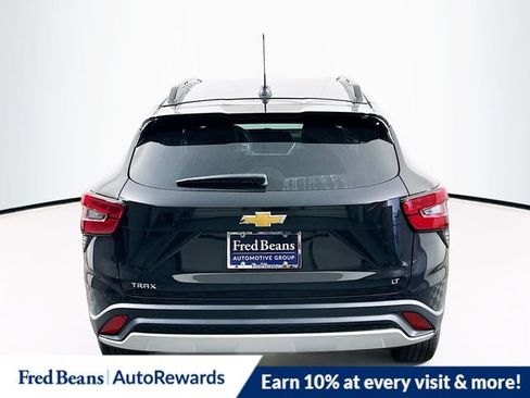 New 2026 Chevrolet Trax LT w/ LT Convenience Package FWD image 6