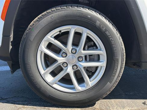 Used 2023 Jeep Grand Cherokee L Laredo AWD/4WD image 29