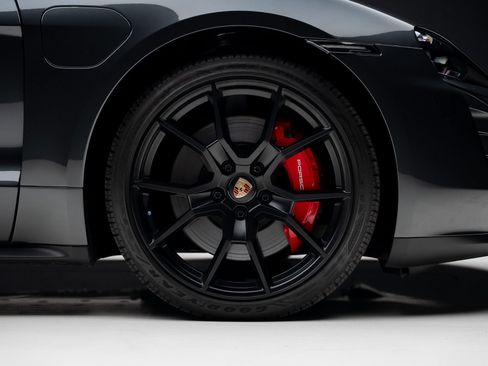 Used 2023 Porsche Taycan GTS image 36