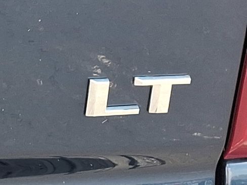 Used 2023 Chevrolet Silverado 1500 LT AWD/4WD image 30