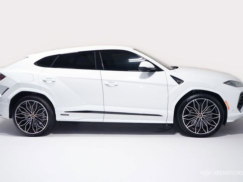 Used 2025 Lamborghini Urus SE AWD/4WD image 4