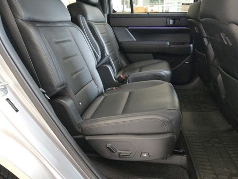 Used 2025 Hyundai Santa Fe Calligraphy AWD/4WD image 8