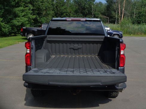 Used 2019 Chevrolet Silverado 1500 Custom Trail Boss w/ Custom Convenience Package AWD/4WD image 7