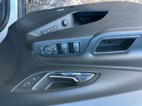 Used 2018 Chevrolet Equinox Premier image 19