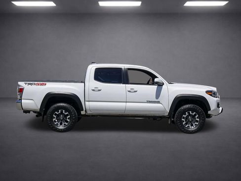 Used 2023 Toyota Tacoma TRD Off-Road AWD/4WD image 3