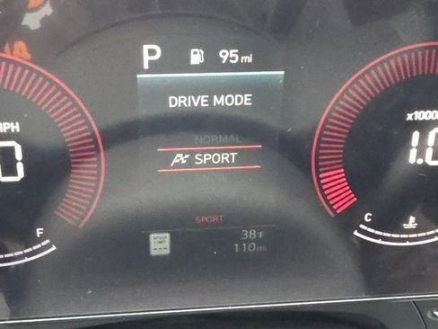 Certified 2025 Hyundai Kona SEL image 11