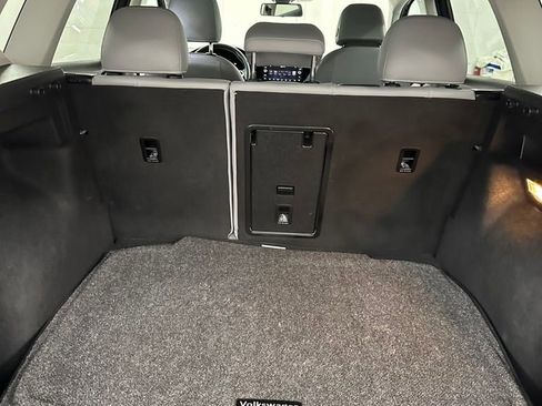 Used 2022 Volkswagen Taos SE w/ Panoramic Sunroof Package image 28