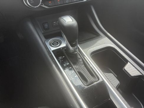Used 2025 Nissan Sentra SV FWD image 36