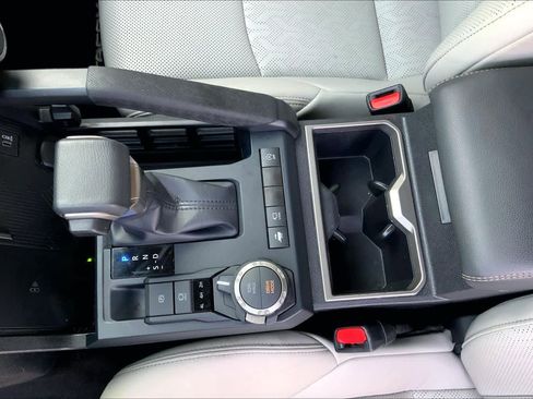 Used 2025 Toyota Tacoma Limited image 15