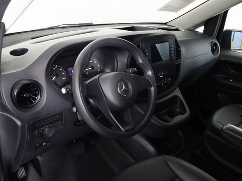 Used 2022 Mercedes-Benz Metris Passenger image 7