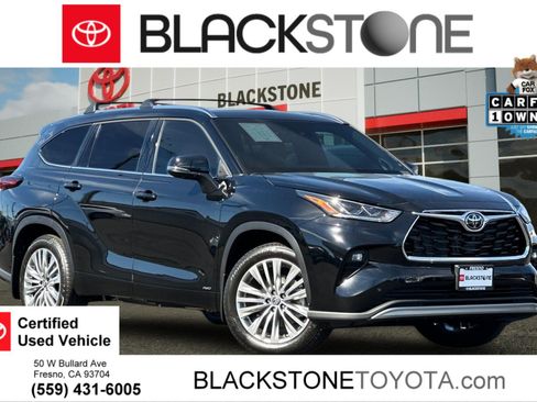 Certified 2026 Toyota Highlander Platinum AWD/4WD image 1