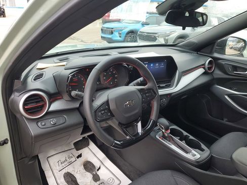 Used 2024 Chevrolet Trax RS image 8
