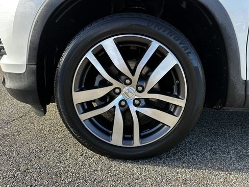 Used 2016 Honda Pilot Touring image 11