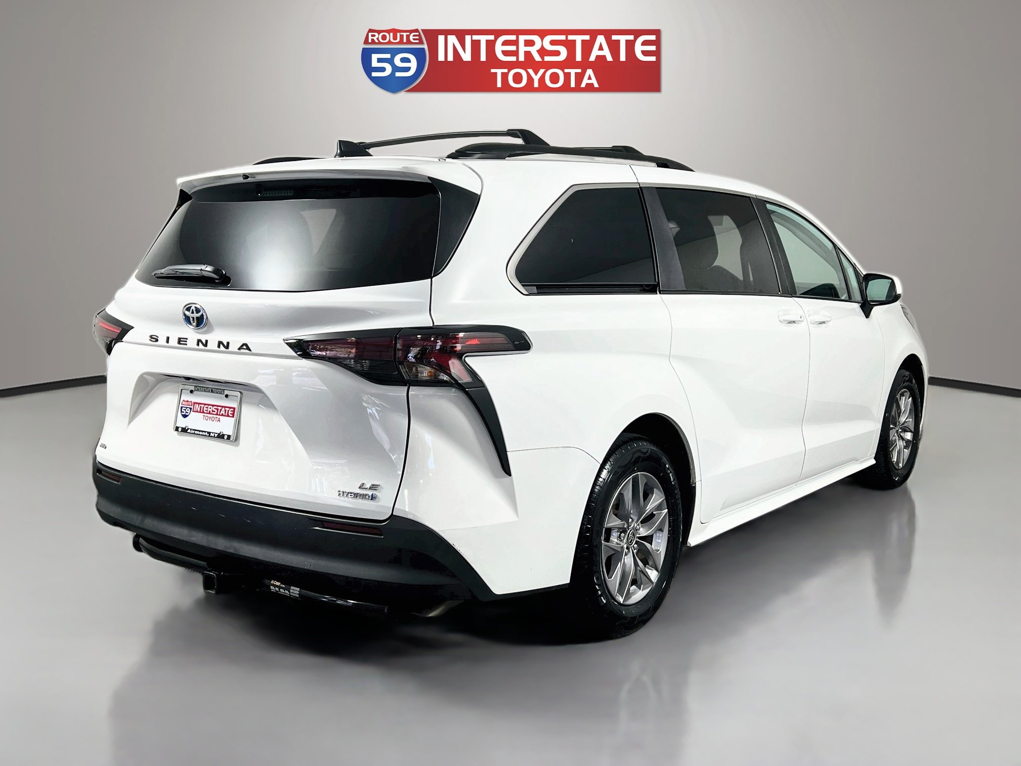 Certified 2024 Toyota Sienna LE w/ LE Plus Package AWD/4WD image 7