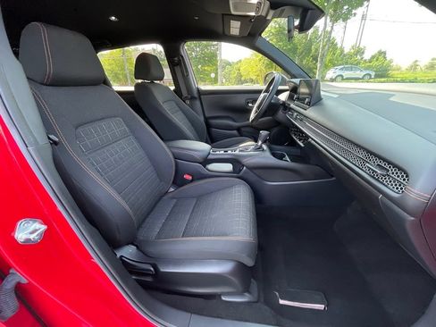 Certified 2025 Honda HR-V Sport image 32