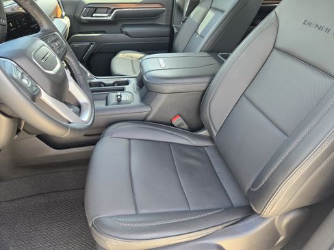 Used 2024 GMC Sierra 3500 Denali AWD/4WD image 9