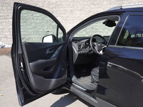 Used 2018 Chevrolet Trax Premier image 23