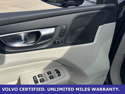Certified 2023 Volvo XC60 B5 Ultimate w/ Protection Package Premier image 14