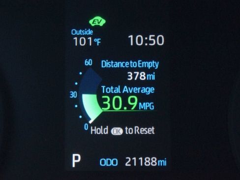 Used 2024 Toyota Sienna LE FWD image 4